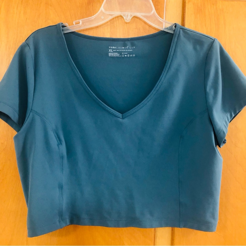 Yogalicious Luxe Teal V-Neck Crop Top